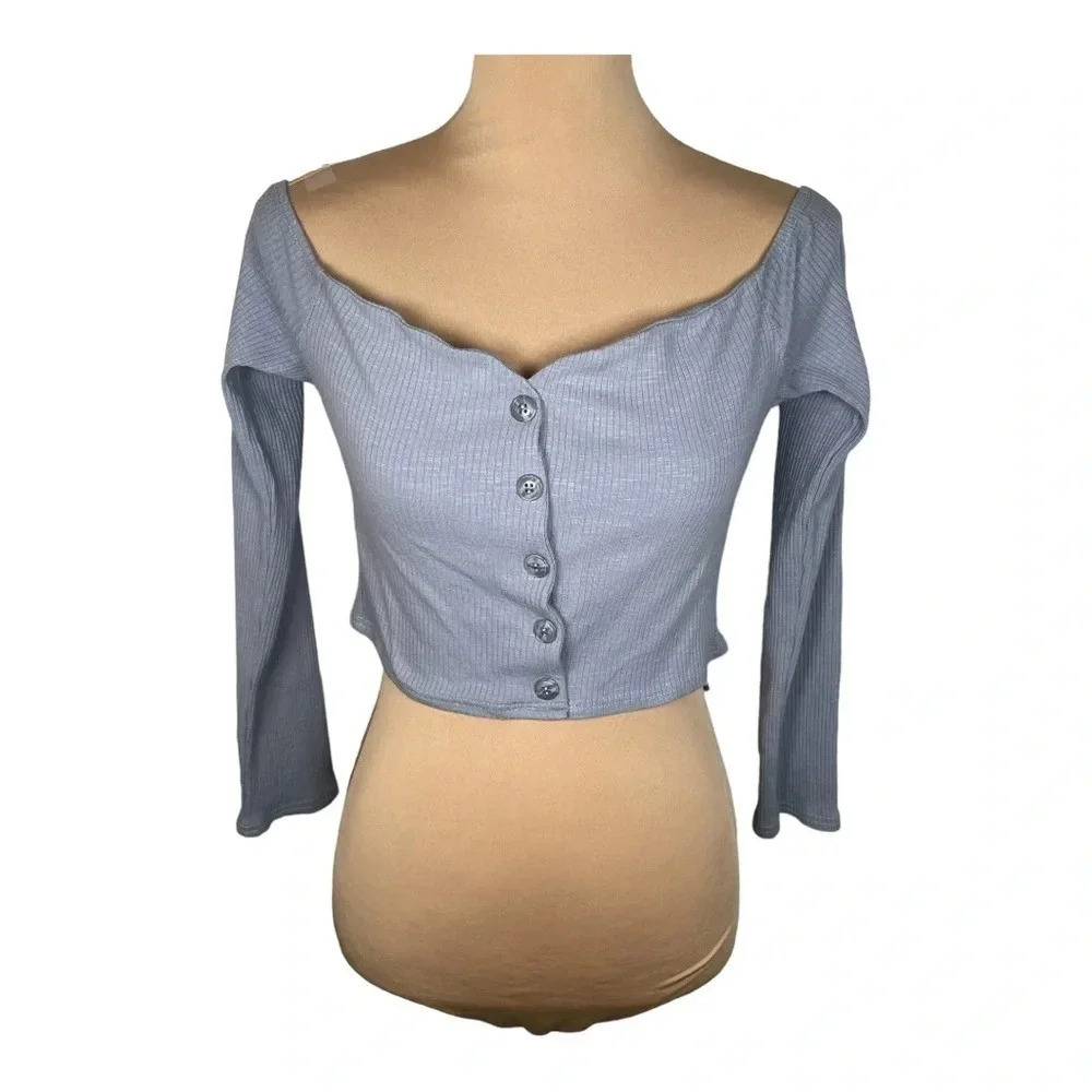 SUPERDOWN Button Up Crop Top in a Bluish/Gray Color‎ size Large